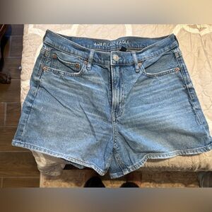 American Eagle Strigid Super High Waisted Relaxed Denim Shorts